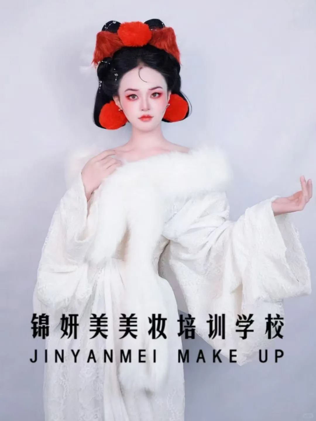 超实用的画眼线小技巧 手残党也能轻松get完